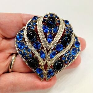 Gorgeous Vintage Blue Stone Brooch